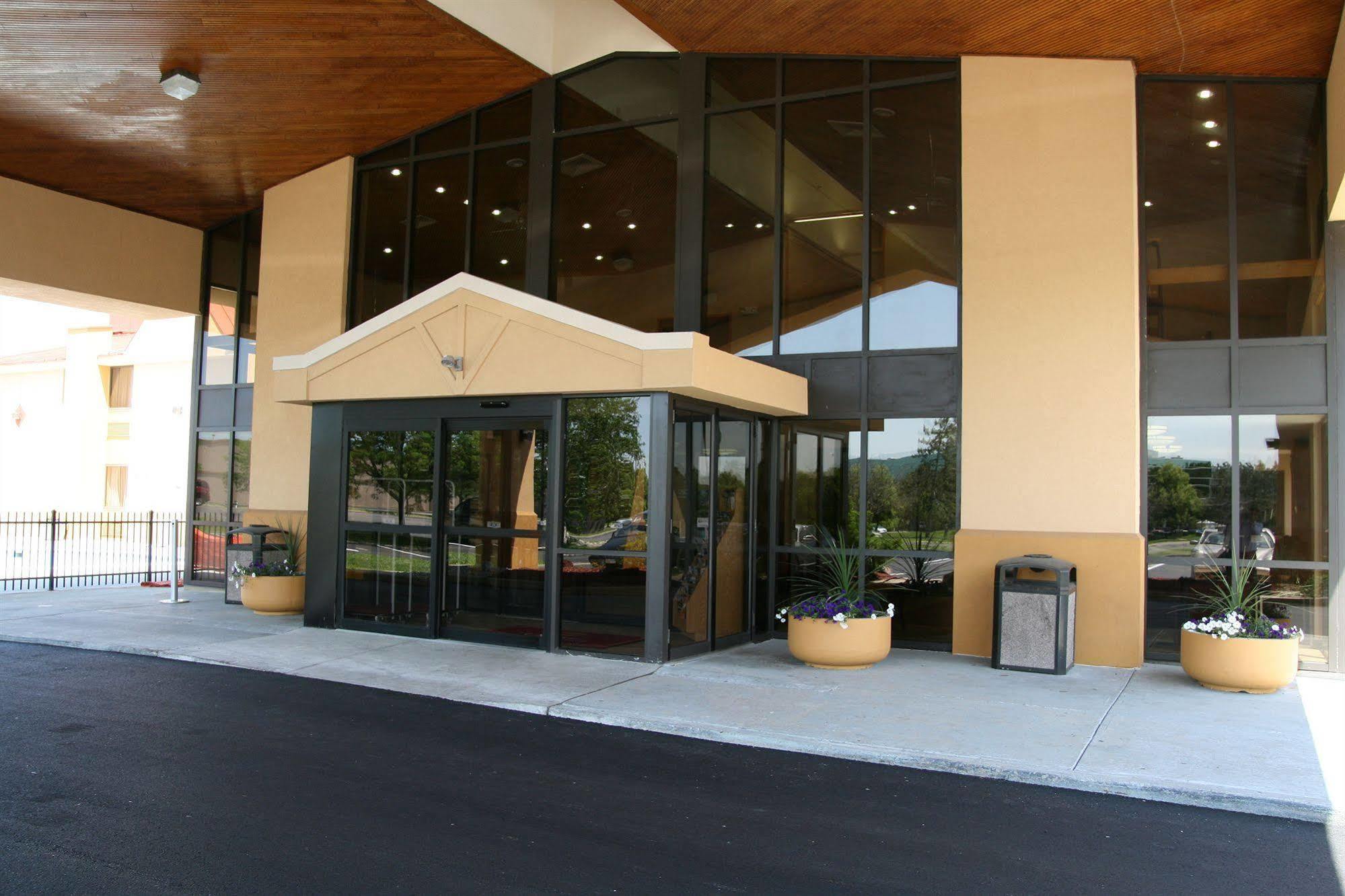 Red Roof Inn & Suites Cincinnati North-Мейсон Экстерьер фото
